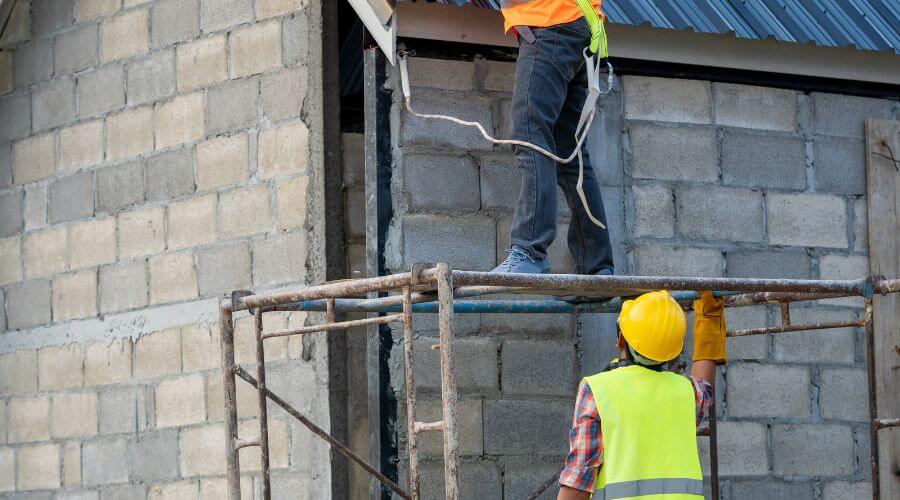 Professional residential roofers in Alma, IL